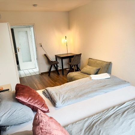 Apartment Fuer 3 Gaeste Kostenlose Parkplaetze Und Lift Hannover Bagian luar foto