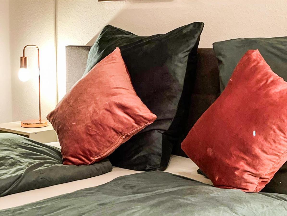 Apartment Fuer 3 Gaeste Kostenlose Parkplaetze Und Lift Hannover Bagian luar foto