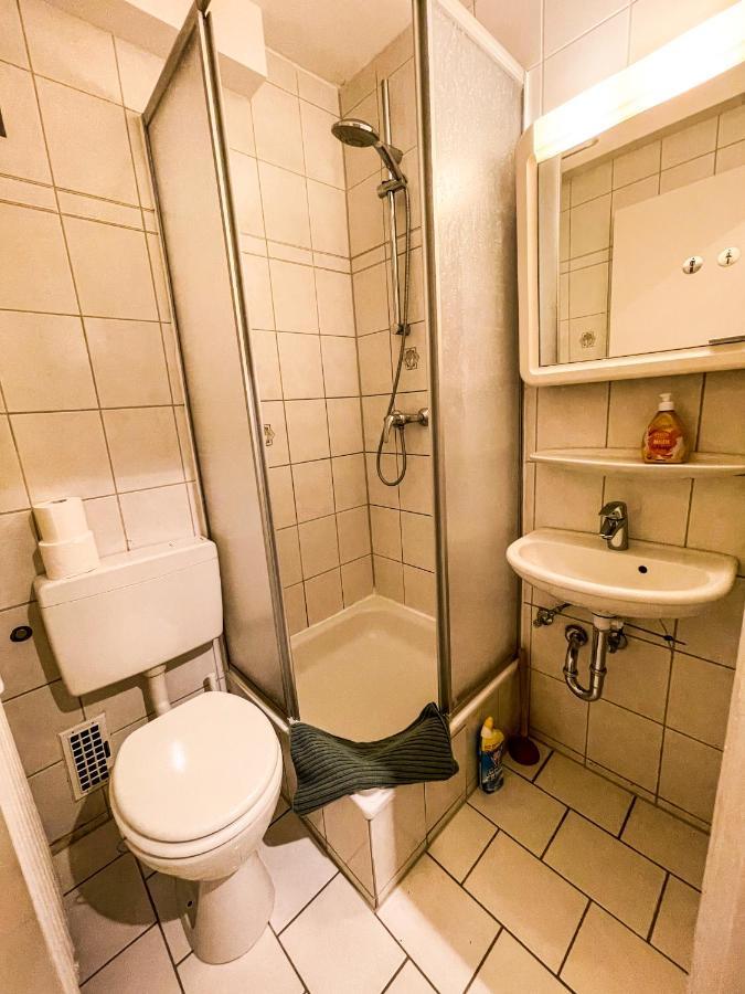 Apartment Fuer 3 Gaeste Kostenlose Parkplaetze Und Lift Hannover Bagian luar foto