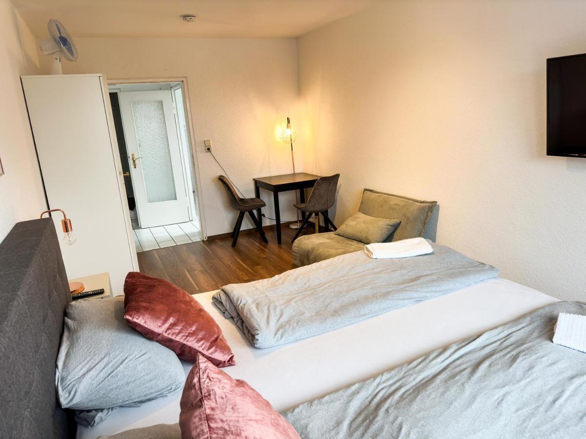 Apartment Fuer 3 Gaeste Kostenlose Parkplaetze Und Lift Hannover Bagian luar foto