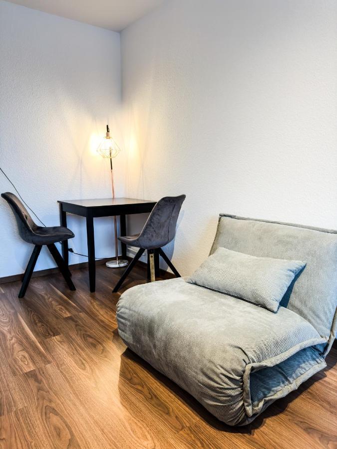 Apartment Fuer 3 Gaeste Kostenlose Parkplaetze Und Lift Hannover Bagian luar foto