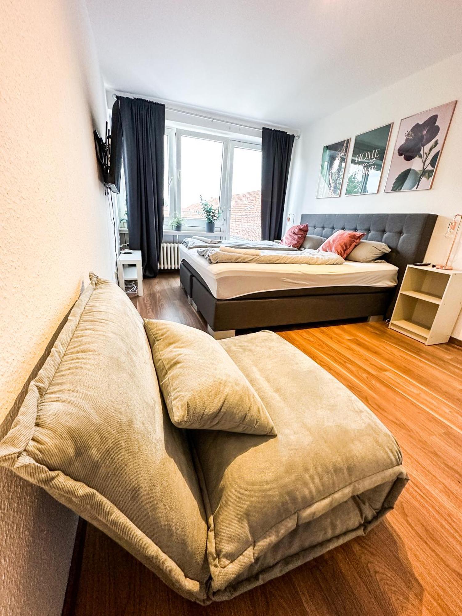 Apartment Fuer 3 Gaeste Kostenlose Parkplaetze Und Lift Hannover Bagian luar foto